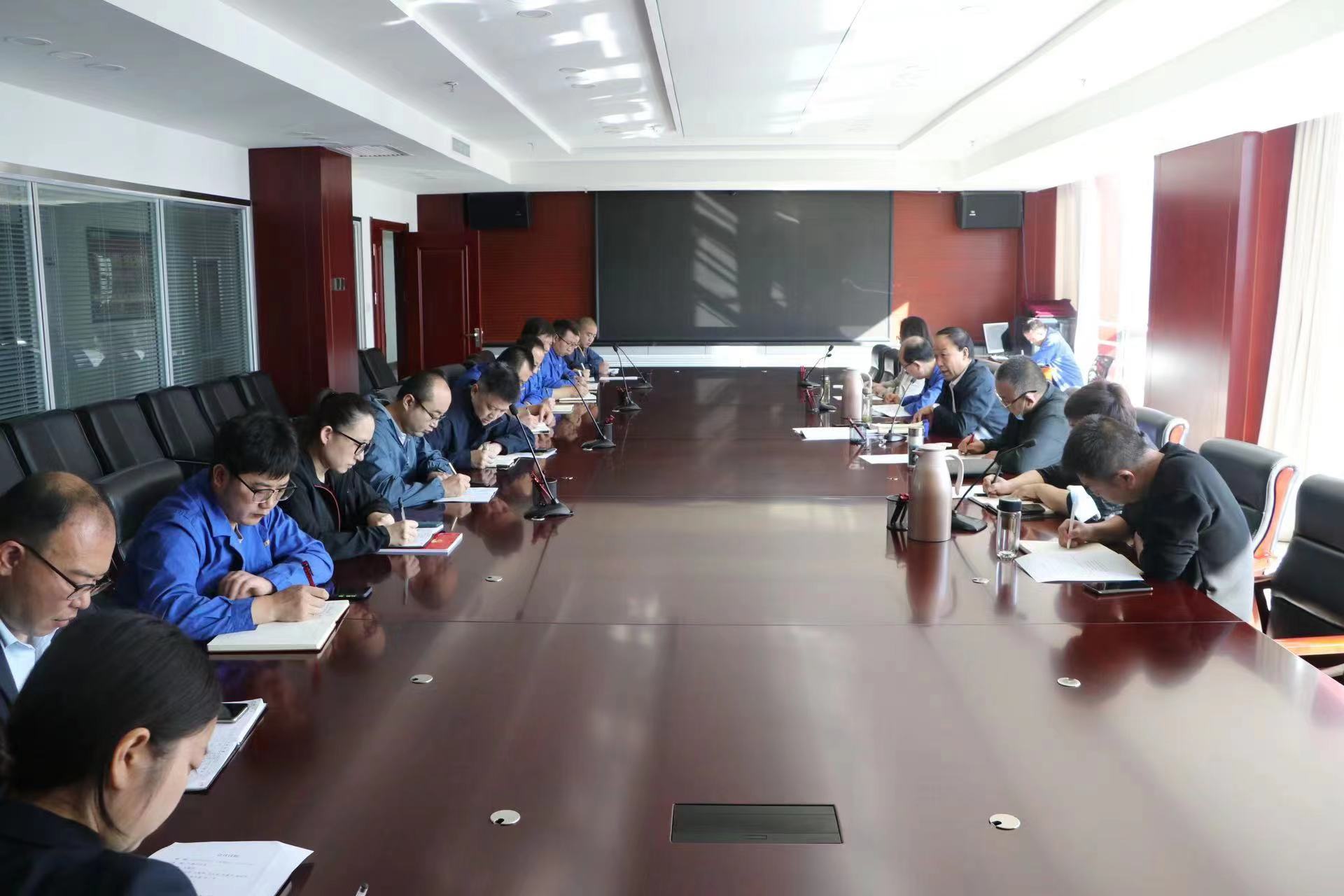 剛性落實“三扛”會議精神，決戰(zhàn)決勝年度任務(wù)目標 ——隴神戎發(fā)召開“三扛”專題黨委（擴大）會議