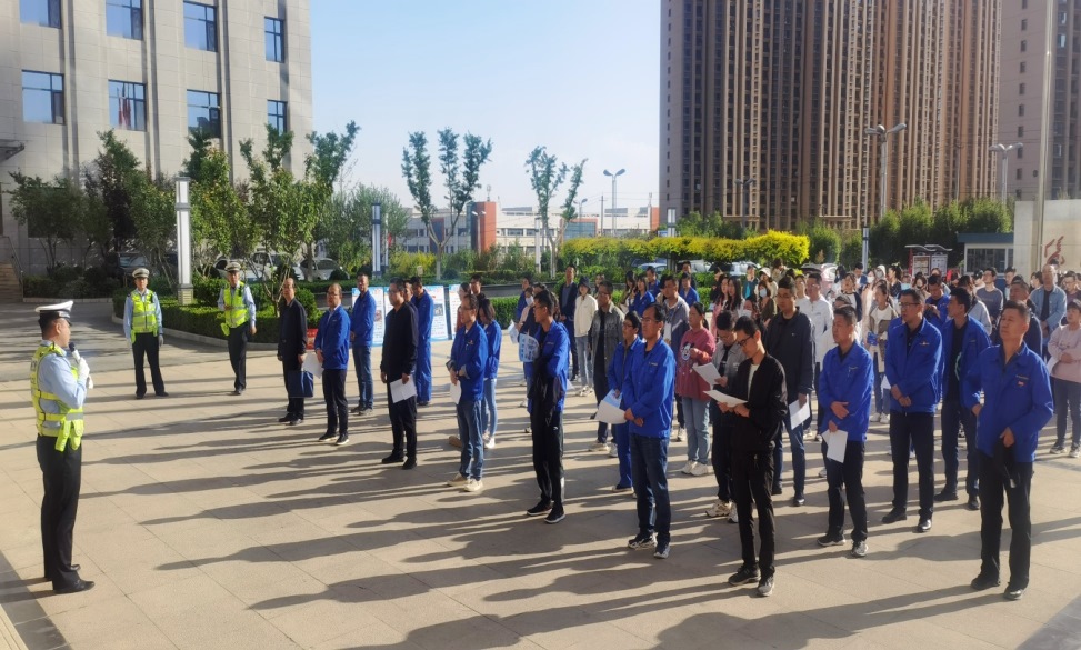 【“三抓三促”進(jìn)行時(shí)】道路交通安全宣傳走進(jìn)公司，文明出行環(huán)境你我共筑