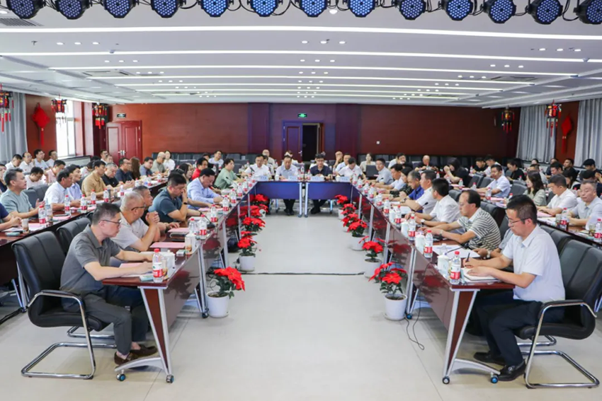 中國醫(yī)藥物資協(xié)會到甘肅藥業(yè)集團(tuán)座談交流