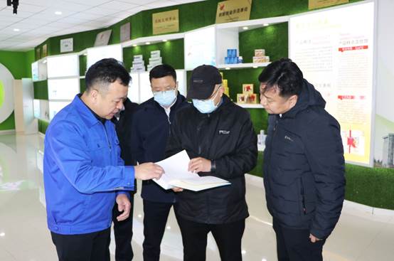 說明: 說明: C:UsersAdministratorDesktop技術中心新聞稿甘肅省科技廳副廳長李興華李興華副廳長調研20211215微信圖片_20211215132026.jpg